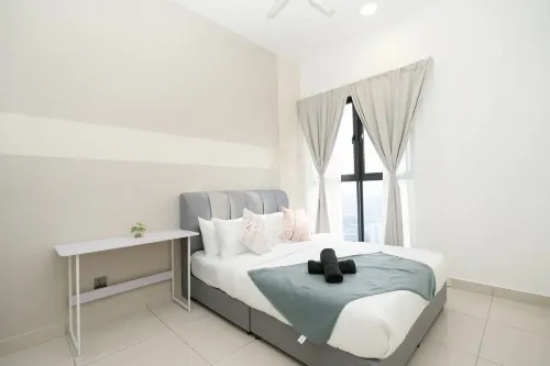 Cozy Skyline Retreat at Trion KL, Level 63