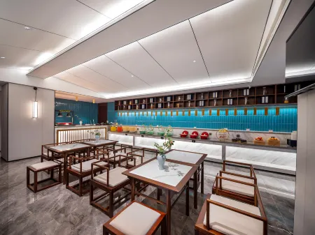 Moshang Qingju Hotel (Shenqiu Government High-speed Railway Station) Отели в г. Шэньцю