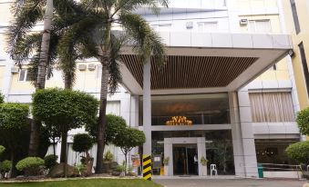 LM Metro Hotel