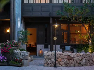 PARALLOGE HOTEL