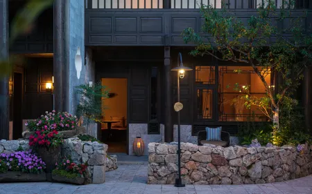 PARALLOGE HOTEL