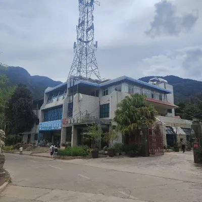 Chengjiang Chengjiang Lvyuan Hotel Hotels near Jiantou Mountain