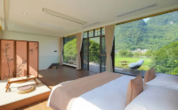 โรงแรมยางชัว อีเดน การ์เดน