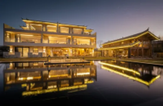 Lijiang Manqiwan Snow Mountain Ye She Min Su