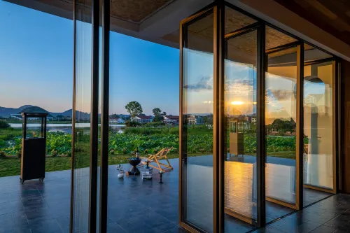 Xiangwang Lake View Vacation Homestay (Puzhehei Scenic Area Branch) - 4-Star