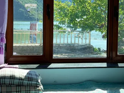 HaiPing Hotel Hotels near Green River Village