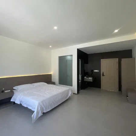 Liulaogen Holiday Hotel