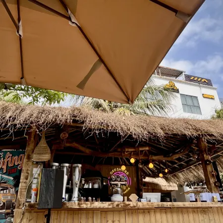 BAMBOO HOUSE Backpackers Inn Отели рядом с достопримечательностью «Кичонг Бич»