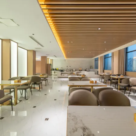 Wanxi Hotel (Dengzhou Huazhou Bus Station Branch)