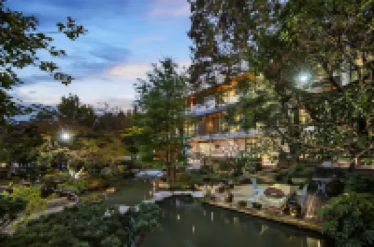 Anji Runshe Garden Hot Spring Resort (Cloud Prairie Branch)