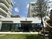 Laojieling North-South Boundary Wenquan Resort Hotel