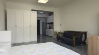 Light Luxury Banshan Hot Spring Homestay (Changchun Film Century City Branch) - 마운틴 뷰