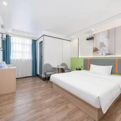 Weimei LOFT Boutique Stay (Siqian Wanhui City) Hotels near Xinhuisi Qian People's Hospital