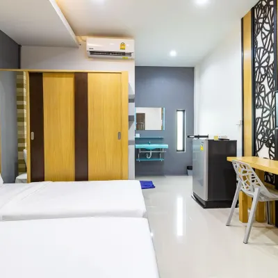 CS Klongtoey Grand Resort by Zuzu Отели рядом с достопримечательностью «Храм Ват Клон Хе»