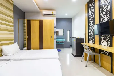 CS Klongtoey Grand Resort by Zuzu Hotels in Khlong Hae