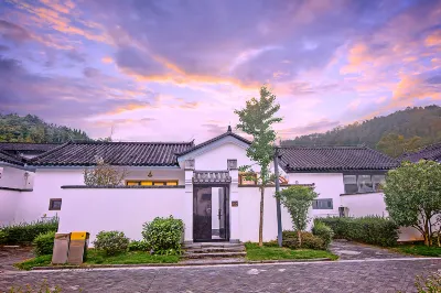 Yueting hot spring villa in Tengchong