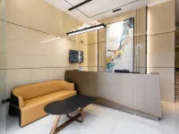 Jiangmen Huayue Boutique Apartment (Jiangmen East Station Branch) - Condos