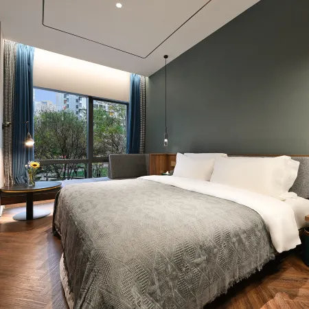 Color and Light Hotel Beijing Guomao CBD Отели рядом с достопримечательностью «Парк Житань»