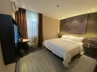 IU Hotel (Zhongjiang Renmin West Road Chengbei Bus Station) - parking