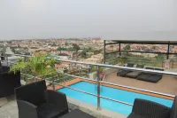 De Grandeur Tower Apartment