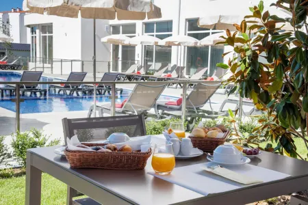 Luna Hotel de Tábua Отели в г. Арганил