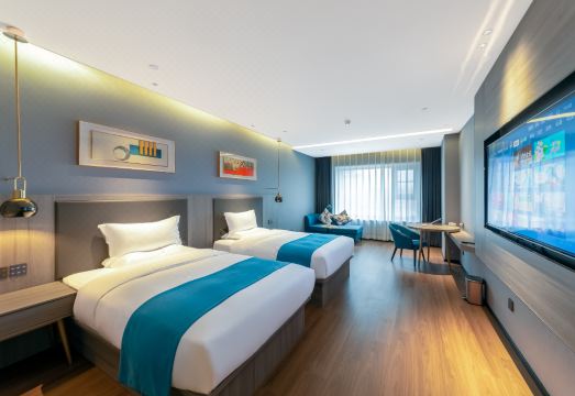 4. 캄파닐 호텔 (..