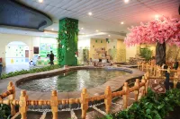 Changbai Mountain Wanda Yue Loft Hot Spring Hotel (Tourism Service Center of West Changbai Mountain) - น้ำพุร้อน