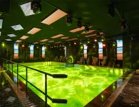 K · International Hotel - Romantic