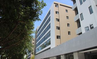 Huaren Yiju Smart Hotel (Lottonian Medical Care Cultural Village)