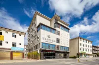 Rezen · Shengbo (Lijiang Heilongtan Park) Hotels in Lijiang