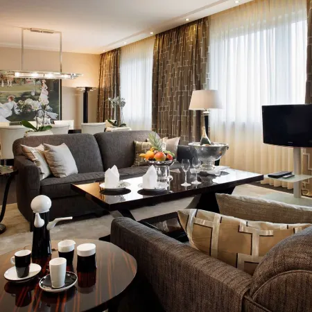 HOTEL BRISTOL BERLIN by IHG