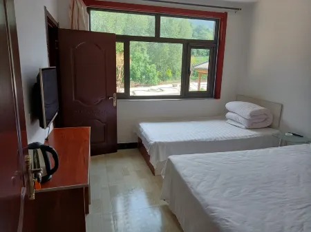 Fuping Fulong Hotel Farm House Отели в г. Фупин