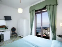 La Panoramica Hotel Hôtels à : Castellammare di Stabia