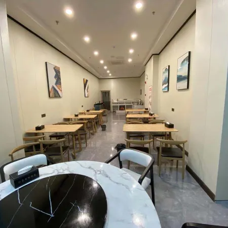 Huo Yurenhao Intelligent Hotel