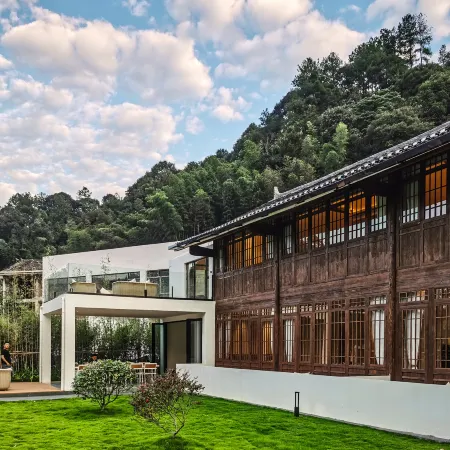 SanShanLi.Rustic Luxury Hotel