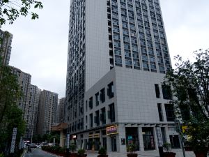 Shitu Hotel (Yuehu Park Subway Station)