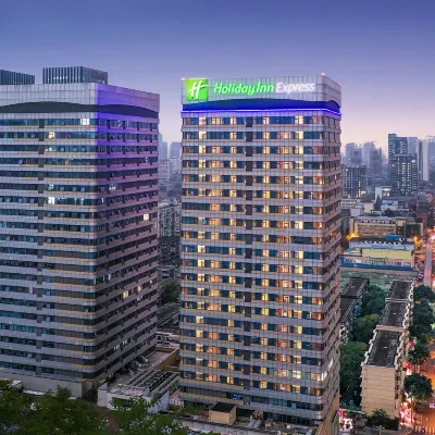 Holiday Inn Express CHENGDU NORTH RAILWAY STATION by IHG Hotels near Languang Golden Lotus Beauty Exchange Center