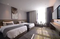 Dongsheng Grand Hotel (Changsha International Convention Center South Railway Station)