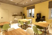Lemonade Hotel