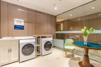 Elong R.YUN Hotel (Huainanzhan High School Wuyue Square) Hotels in Huainan