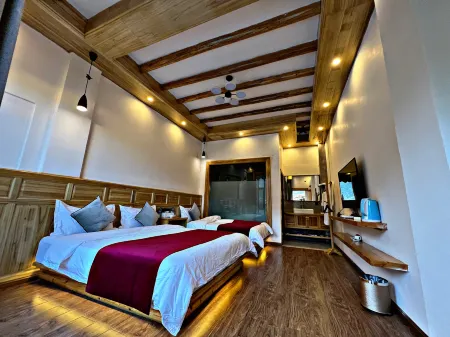 Derong Acun · Yunshu Chinese Inn