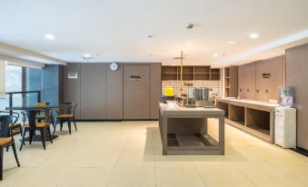 Saturday Chain Hotel (Loudi Railway Station)