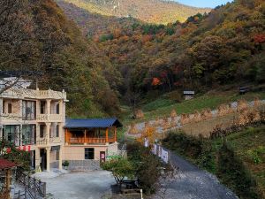 Shennongjia Bear Haunt Hotel