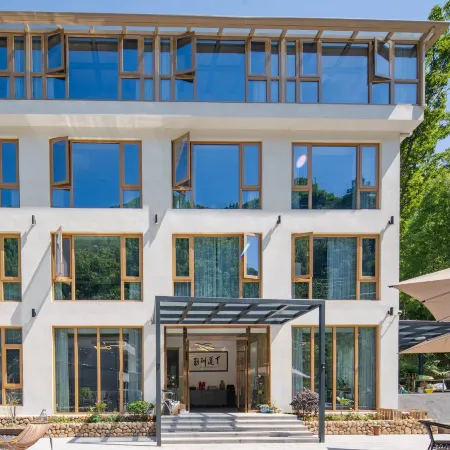 Anji Yuanxi Shanshe B&B