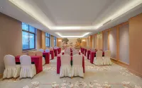 維也納飯店（霍邱錦繡新天地店） - 停車場