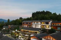 Panoramic View of Snow Mountain in Shanye Rizhao Jinshan (Lijiang Ancient City Branch) 만고루(완구러우) 주변 호텔