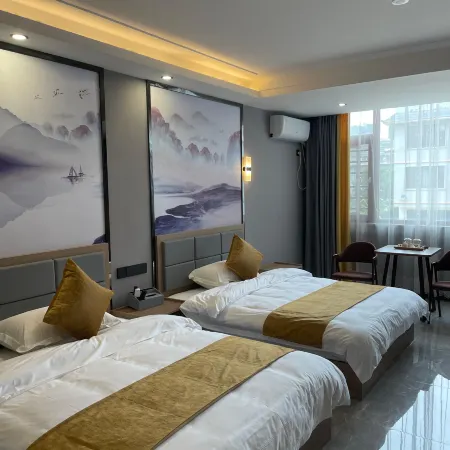 Silver Mountain Red Hotel