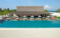 Grand Park Kodhipparu Maldives - Pools