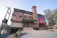 Mokshda Premium Hotel & Restaurant, Rishikesh - 民泊