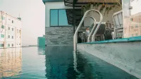 Best Western PLUS Runway - Pools